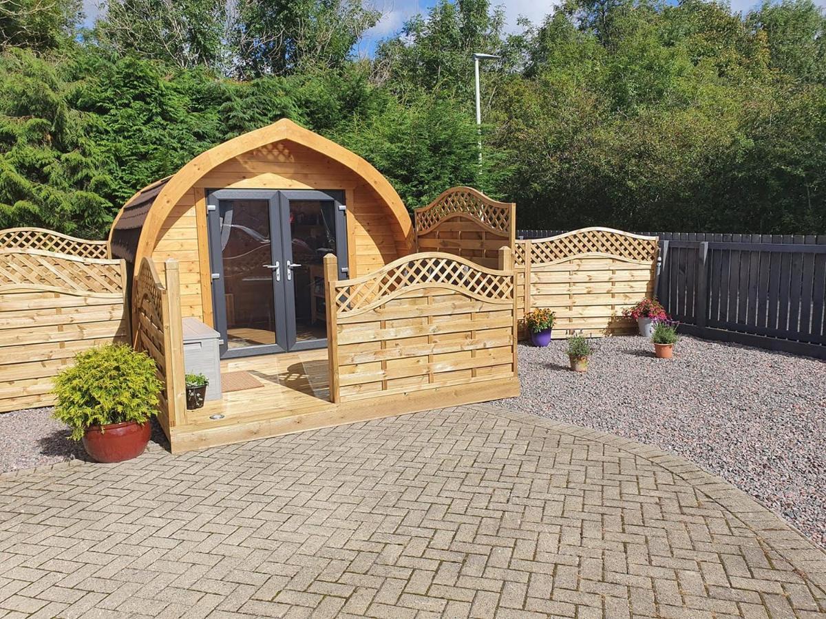 Conifer Cabins Fort William Buitenkant foto