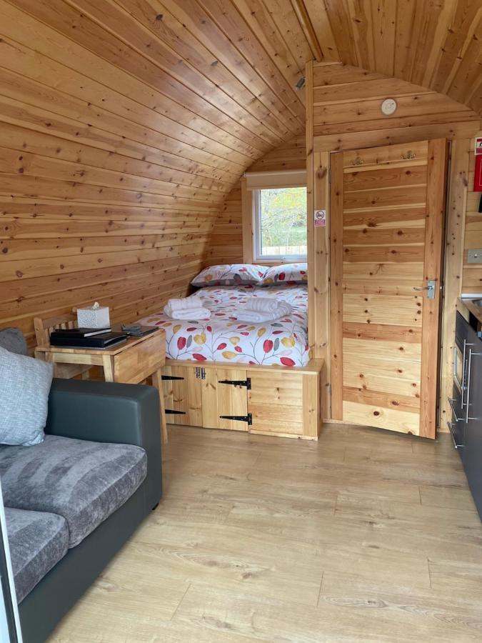 Conifer Cabins Fort William Buitenkant foto