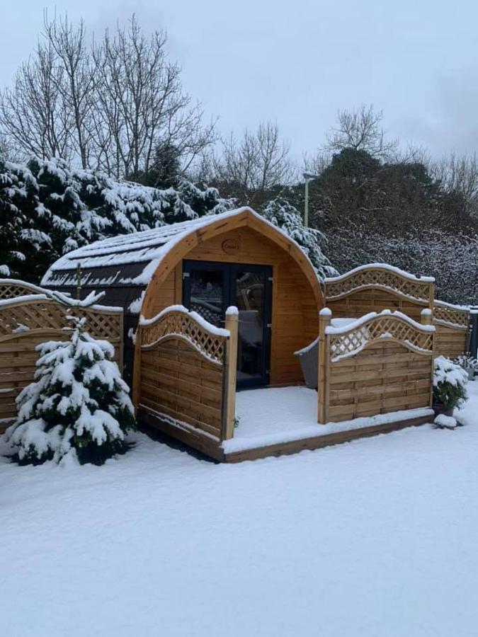 Conifer Cabins Fort William Buitenkant foto