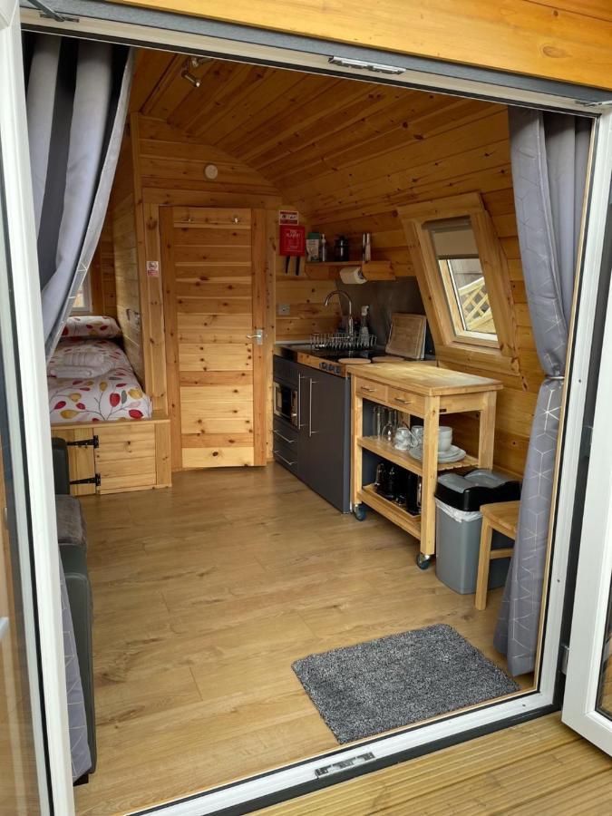 Conifer Cabins Fort William Buitenkant foto